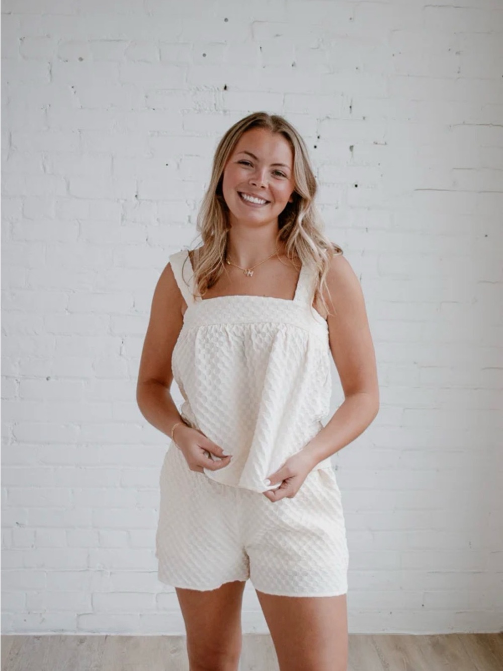 NWT Gilli Textured Two-Piece Shorts Set Cream Ivory Size M